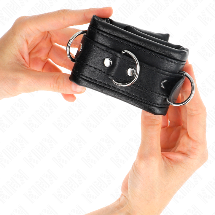 Kink - Heavy Wrist Restraints With Black Fur Lined Adjustable 20-30 cm x 6 cm